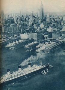 Cunard White Star vonalhajó, a Berengaria, közeledik a Cunard mólóhoz, 1936 alkotó: Unbekannt