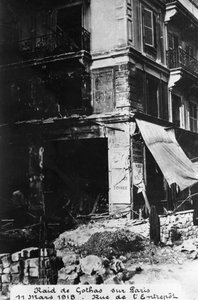 Károk a német Gotha bombázók rajtaütése után, Párizs, 1918. március 11 alkotó: Unbekannt
