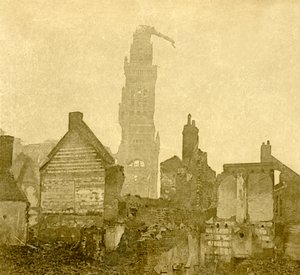 A Notre-Dame de Brebières tornya sérült, Albert, Észak-Franciaország, 1915-c1918 alkotó: Unbekannt