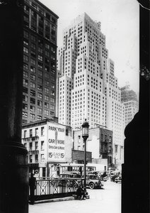 Jobb oldalon a Standard Oil Company 40 emeletes épülete és a vámhivatal. New York. 1935 körül alkotó: Unbekannt