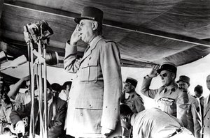 De Gaulle Algériában, 1958. május alkotó: Unbekannt