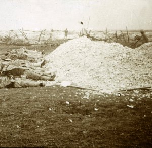 Holttestek, Souain, Észak-Franciaország, 1915. szeptember alkotó: Unbekannt