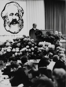 Walter Ulbricht, a Német Demokratikus Köztársaság Államtanácsának elnöke Karl Marx 150. születésnapja alkalmából tartott ülésen. Berlini Kongresszusi Ház. 1968. május 2 alkotó: Unbekannt