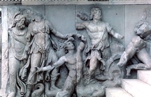 Részlet a pergamoni oltár nagy frízéből, ie 180-159 alkotó: Unbekannt
