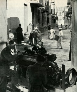 Kairó hátsó utcáin szétszórva egy egész kis iparág ...c1942-1943, 1945. alkotó: Unbekannt