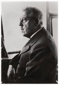 Dr. Hugo Eckener, a Zeppelin léghajó építésének vezetője, 1917-1933 1933 alkotó: Unbekannt