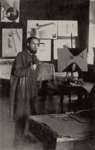El Lissitzky a vitebszki műtermében, 1919. alkotó: Unbekannt
