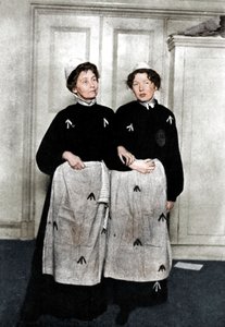 Emmeline és Christabel Pankhurst, angol szüfrazsettek, börtönruhában, 1908 alkotó: Unbekannt