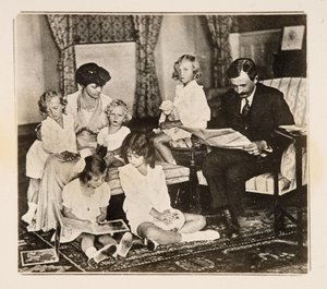 I. Károly császár és családja száműzetésben, 1920-as évek. alkotó: Unbekannt