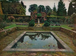 Zárt kert és liliommedence a Gatton Parkban, Surreyben, 1914 alkotó: Unbekannt