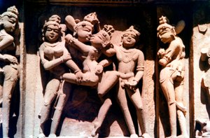 Erotikus szobrászat, hindu templom, Khajuraho, India, 950-1050