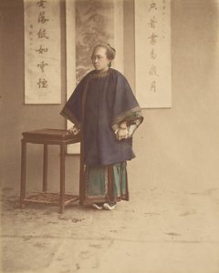 Városi nő, 1870-es évek. alkotó: Unbekannt