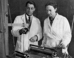 Frederic Joliot és Irene Joliot-Curie, francia tudósok, 1935 alkotó: Unbekannt