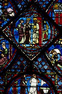 Gótikus építészet. Histoire de Charlemagne (részlet): Nagy Károly (742-814), amelyet I. Konstantin bizánci császár kapott. Az északi ambuláns ólomüveg, abszidiális. Chartres-i katedrális. alkotó: Unbekannt