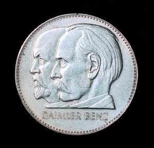 Gottlieb Daimler és Karl Benz, a német autóipar úttörői, 1961 alkotó: Unbekannt