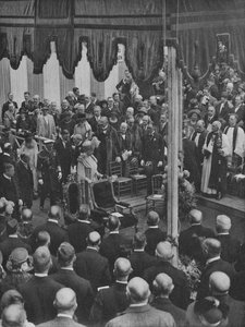 H.M. A király lerakja a Lloyds új épületének alapkövét 1925. május 23., 1928. alkotó: Unbekannt