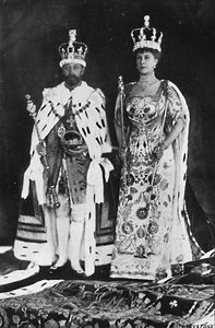 1910 tavaszán VII. Edward király meghalt, 1911 márciusában V. György királyt koronázták, 1911, 1945 alkotó: Unbekannt