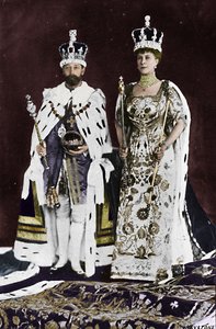 1910 tavaszán VII. Edward király meghalt, 1911 márciusában V. György királyt koronázták, 1911, 1945 alkotó: Unbekannt