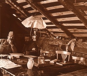 A lövészárokban, c1914-c1918 alkotó: Unbekannt