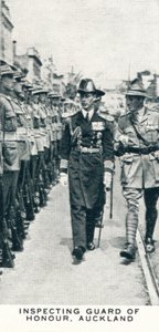 Inspecting Guard of Honour, Auckland, 1927 1937 alkotó: Unbekannt