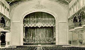 A színház belső képe a II. Miklós népházban, Szentpétervár, Oroszország, 1900-as évek alkotó: Unbekannt