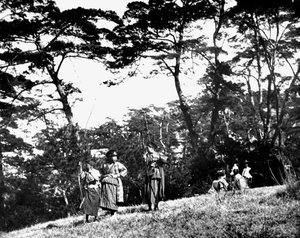 Japán gyerekek íjakkal játszanak, Korea, 1900 alkotó: Unbekannt