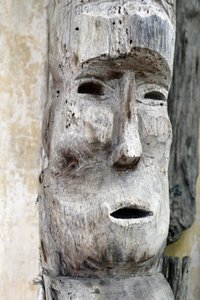 Mindenki (Gia Rai) egy etnikai csoport. Egy bárki sírjának őrző szelleme. Fából készült szobor. Nincs tung. Vietnam alkotó: Unbekannt