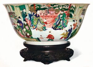 Kangxi Period Famille Verte tál a császári udvar jelenetével, kínai, 1705 alkotó: Unbekannt