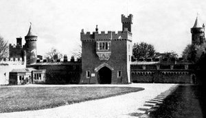Killyleagh kastély udvara, Killyleagh, Down County, Észak-Írország, XX. század eleje alkotó: Unbekannt
