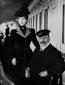 VII. Edward király és Alexandra királynő Cowes-ban, Wight-szigeten, 1909. augusztus 1964. alkotó: Unbekannt