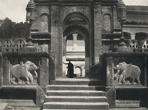 Kolostor a Szent Fog Templomában Dalada Maligawa Vihara, Kandy, 1926 alkotó: Unbekannt