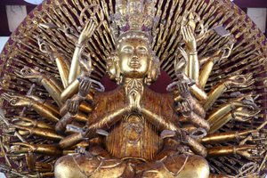 Linh Ung buddhista pagoda. Ezerkarú Avalokitesvara, az Együttérzés Bodhiszattvája. Szobor. Danang. Vietnam alkotó: Unbekannt