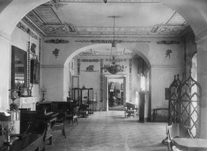 Nappali a Maryino-kastélyban, 1920-as évek eleje alkotó: Unbekannt