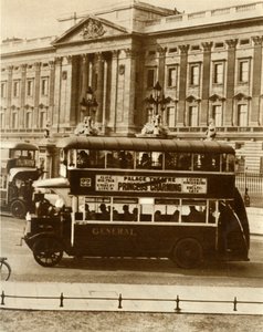 Londons New All-Weather Bus, 1927, 1935. alkotó: Unbekannt