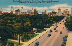 Keletre nézve a Lafayette Streeten, Tampa Egyetem és városkép, Tampa, Florida, 1940-es évek alkotó: Unbekannt