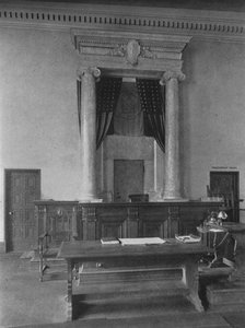 Bírói pult a tárgyalóteremben, Harmadik Kerületi Bíróság, New York City, 1924 alkotó: Unbekannt