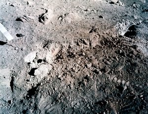 Manned Space Flight, USA, Apollo 17 Narancssárga talaj a Holdon alkotó: Unbekannt
