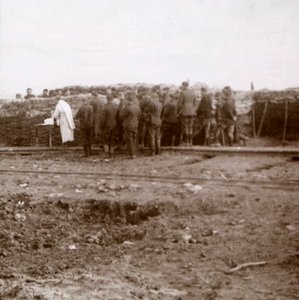 Szentmise a lövészárokban, Pervijze, Flandria, Belgium, 1914-c1918 alkotó: Unbekannt
