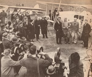 Az expedíció tagjai a Heston repülőtéren, 1933. február 17-én, közvetlenül Indiába indulás előtt, c1 alkotó: Unbekannt