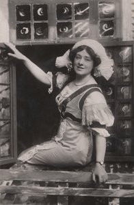 Miss Isabel Jay, 1879-1927, Christine szerepében a Dear Little Denmarkban, 1909. alkotó: Unbekannt