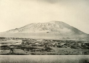 Mount Erebus...A régi kráter a bal oldalon, c1908, 1909. alkotó: Unbekannt