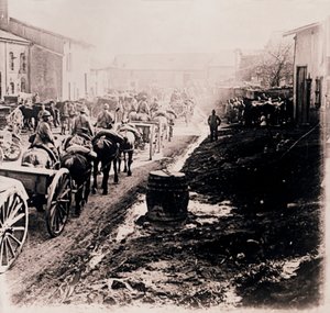 Lovas csapatok kocsikkal, c1914-c1918 alkotó: Unbekannt