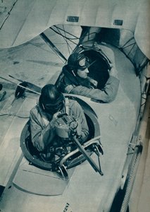 Kétüléses vadászrepülő mozgatható fegyvere, c1935 c1937 alkotó: Unbekannt