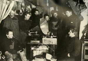 Zene a kunyhóban, c1908, 1909. alkotó: Unbekannt