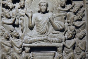 Indiai Nemzeti Múzeum, Delhi. Ayaga fríz, amely Buddha életéből és a Jakatákból ábrázol jeleneteket. Ikshvaku, Kr.u. 3. század Nagarjunakonda, Andhra Pradesh. Szürkés mészkő. Részlet. India. alkotó: Unbekannt