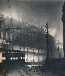 Kilenc órás bombázás. Amikor Sheffieldben fordult, a tél közepe volt. 1940 1942 alkotó: Unbekannt
