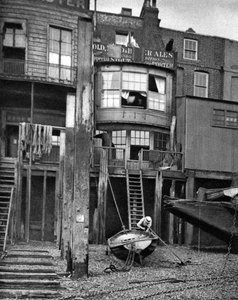 Régi pub a Temze folyón, London, 1926-1927 alkotó: Unbekannt