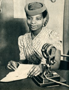 Omoba Adenrele Ademola, a nigériai Abeokuta-i Alake lánya Nyugat-Afrikát hívja, 1942. alkotó: Unbekannt