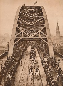 Az új Tyne-híd megnyitása V. György király által, Newcastle-upon-Tyne, 1928. október 10., 1935. alkotó: Unbekannt