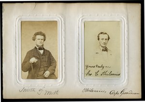 Az album tizenötödik oldala Eli Smith félhosszú portréjával (balra) és George C. Thilenius mellképével (jobbra). Smith of Worth és Thilenius, Cape Girardeau (az album oldalán írva).  Smith küldött volt Worth megyéből (12. szenátor alkotó: Unbekannt